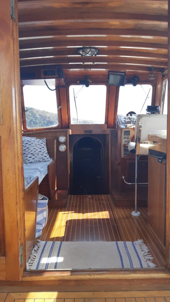 Giam-portofino pilot-1973-legno-ingresso sottocoperta-in vendita