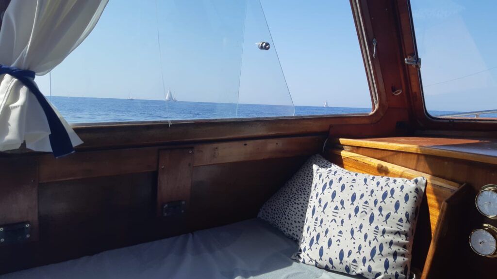 Giam-portofino pilot-1973-legno-dine1te cuccetta 5